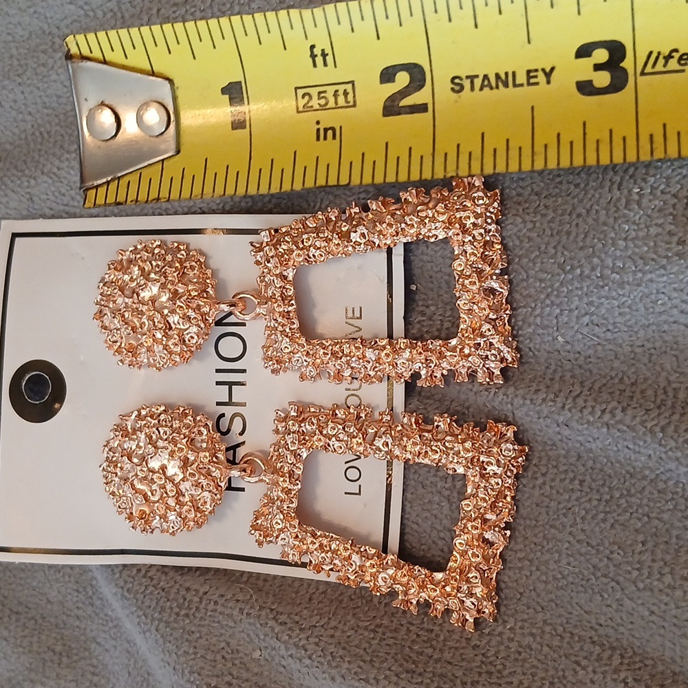 BRONZE! Trapazoid Drop Earrings! - Picture 2 of 5
